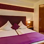Hotel Restaurant Weihenstephaner Stuben 3*