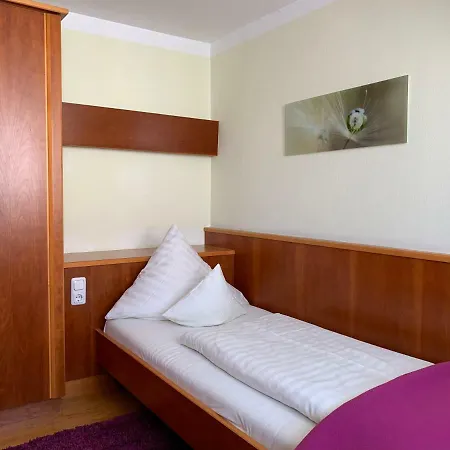 מלון Restaurant Weihenstephaner Stuben לנדשט