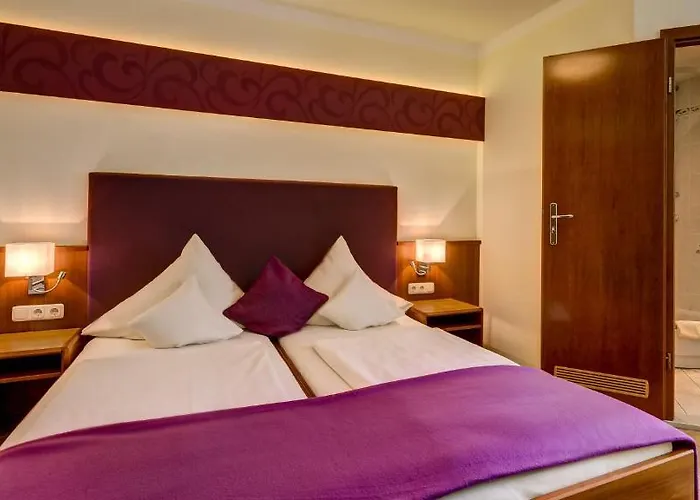 מלון Restaurant Weihenstephaner Stuben 3*