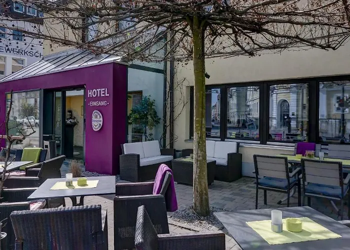 Restaurant Weihenstephaner Stuben מלון לנדשט