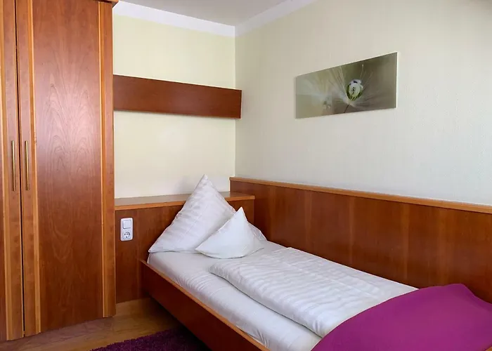 מלון Restaurant Weihenstephaner Stuben לנדשט