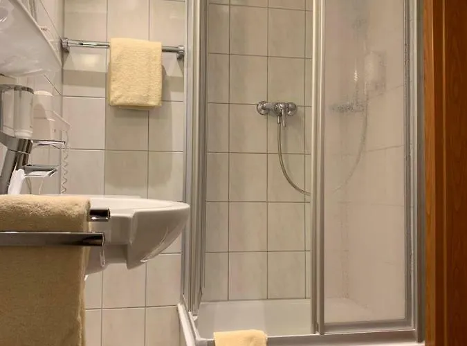 Restaurant Weihenstephaner Stuben מלון לנדשט