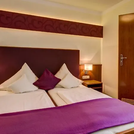 Hotel Restaurant Weihenstephaner Stuben 3*