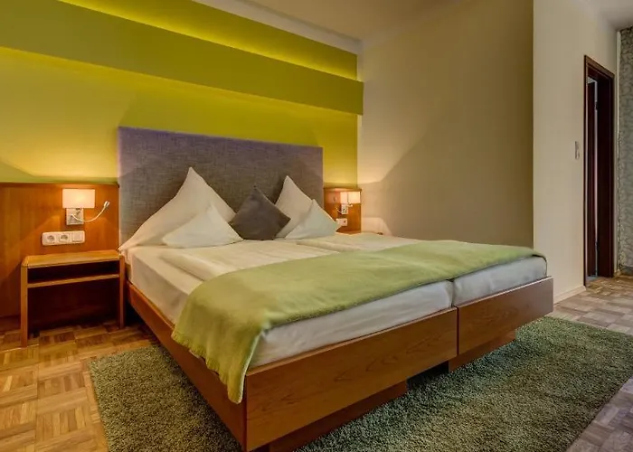 Restaurant Weihenstephaner Stuben 3* לנדשט