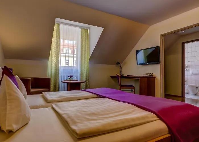 Restaurant Weihenstephaner Stuben מלון לנדשט